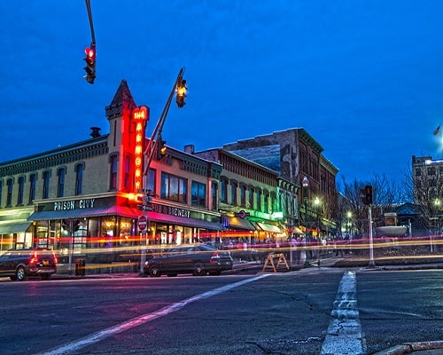 Auburn moving guide